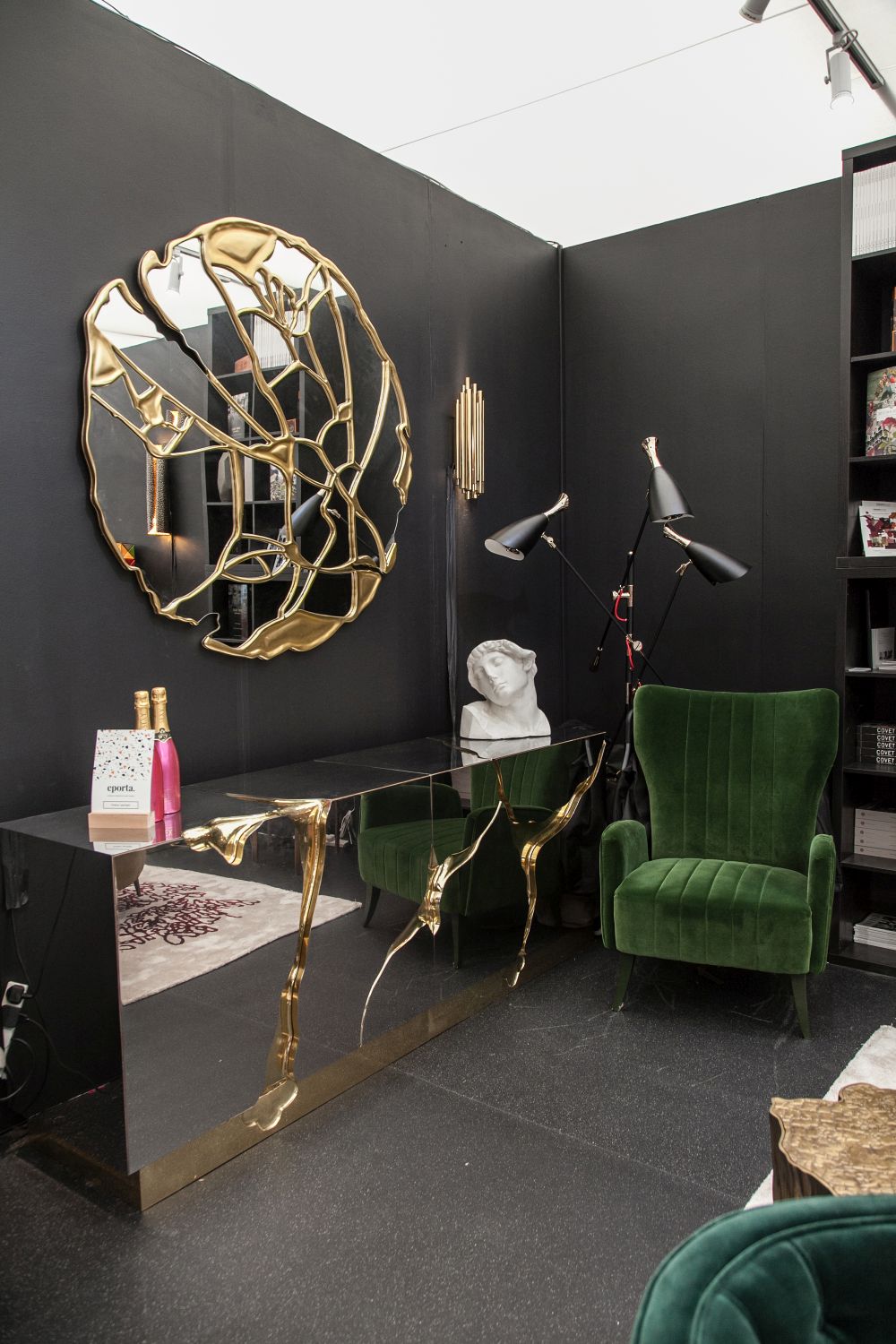 Sinatra Floor black lamp
