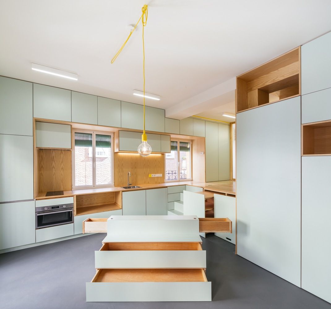 Small apartment Yojigen Poketto designed by elii