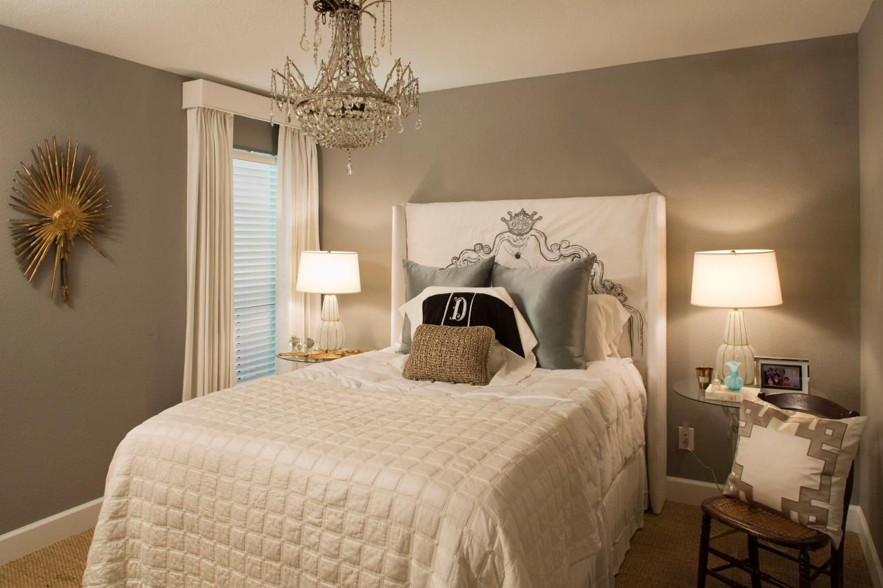 Small bedroom with taupe color design