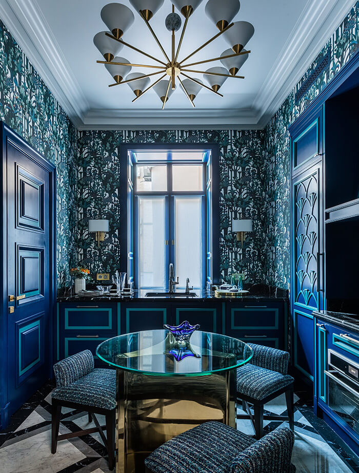 A symphony of blues for kitchen cabinets