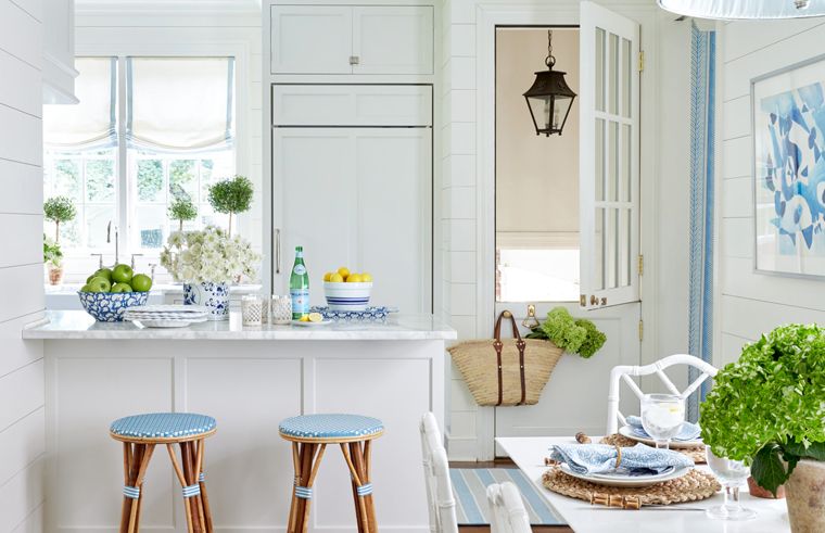 You don’t necessarily need a large kitchen to have an island or a bar