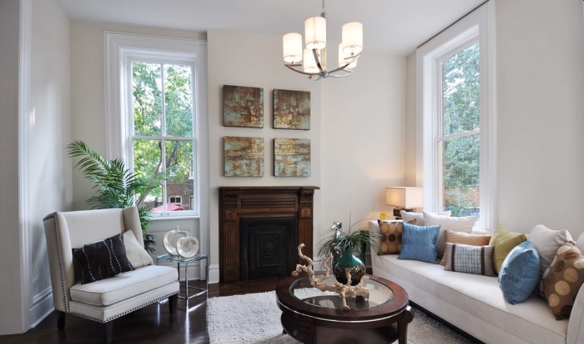 Small living room with a traditional design