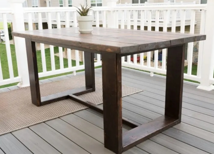 Small outdoor coffee table DIY