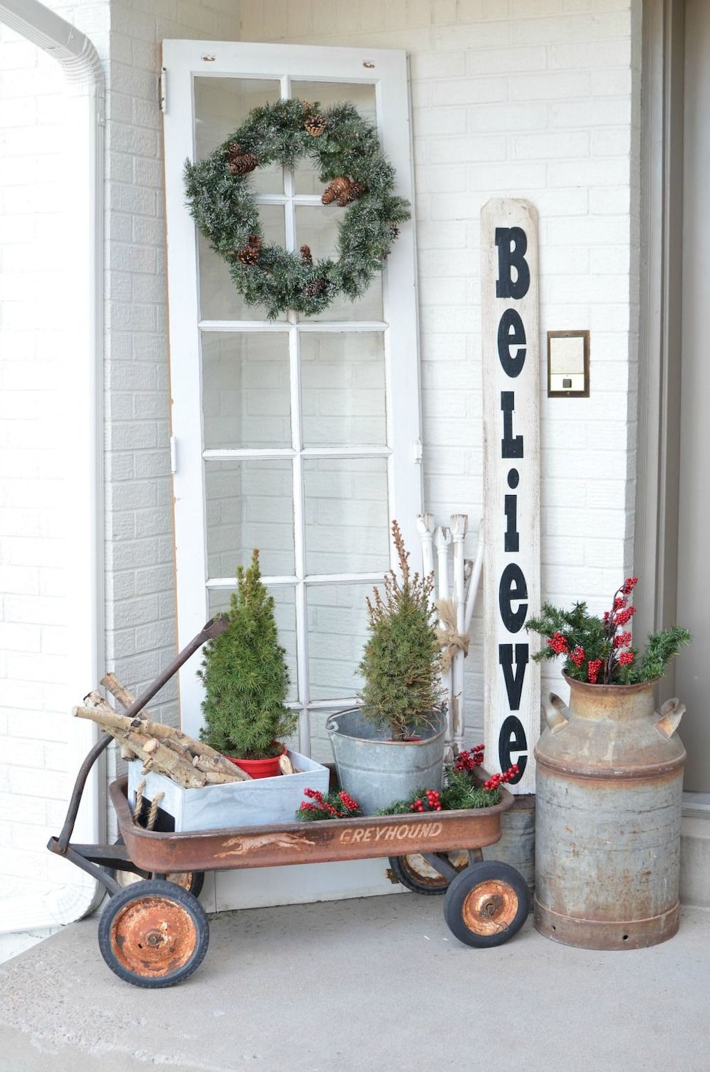 Small porch corner decor