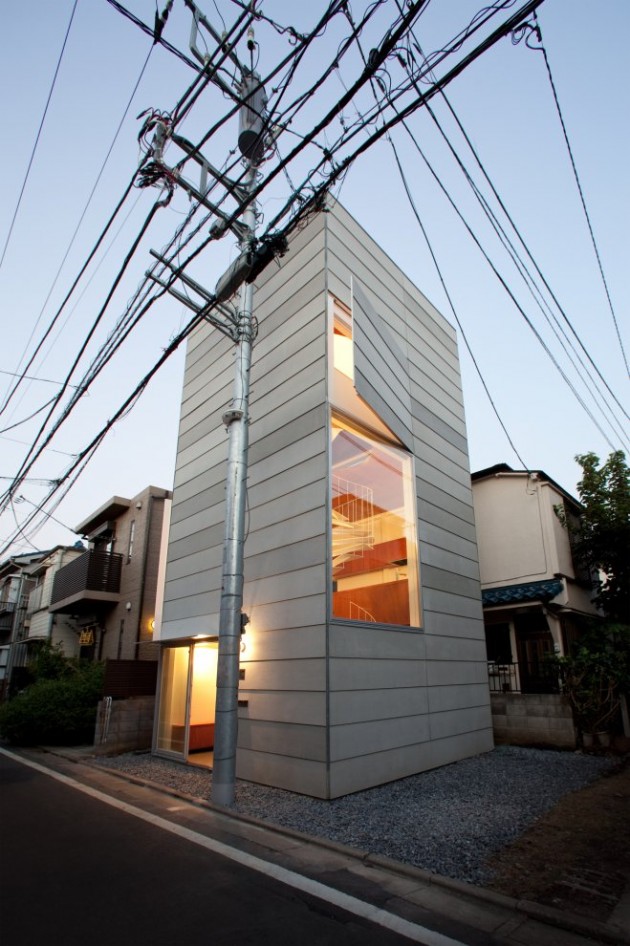 Small tower house in Tokyo