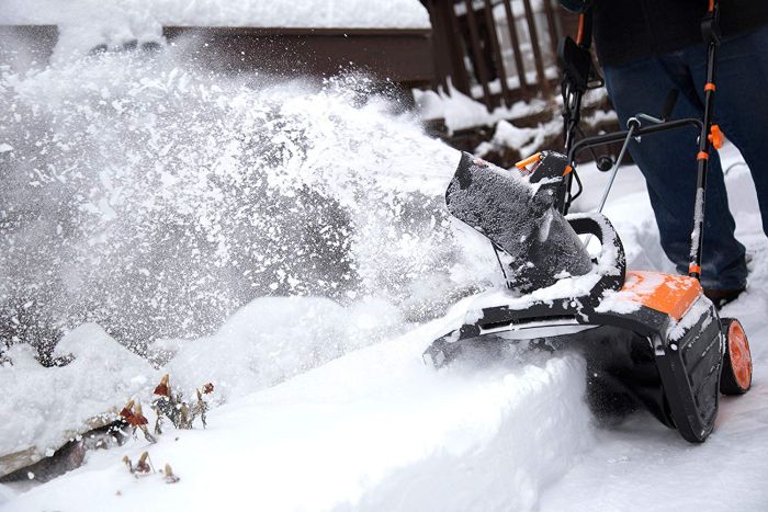 Snow Blaster 18-Inch 13.5-Amp Electric Snow Thrower