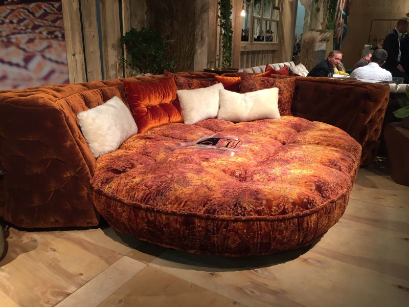 Solid and dirt wood color for a round couch