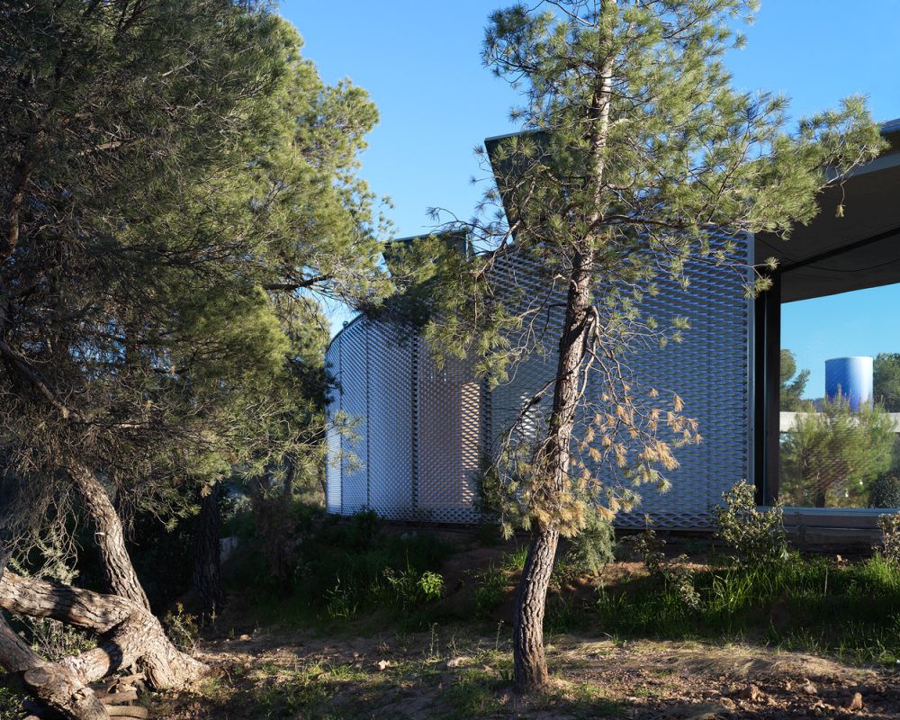 Solo House by OFFICE Kersten Geers David Van Severen back view