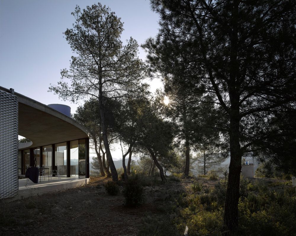 Solo House by OFFICE Kersten Geers David Van Severen side view