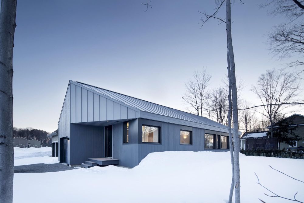 Sorel Canada Residence by NatureHumaine Entrance