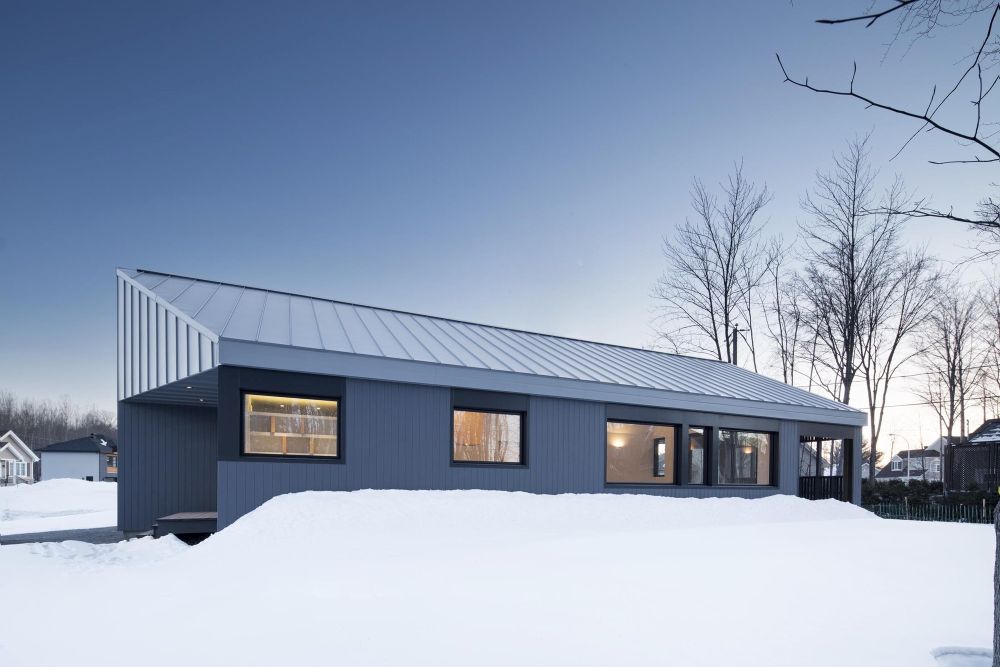 Sorel Canada Residence by NatureHumaine Winter