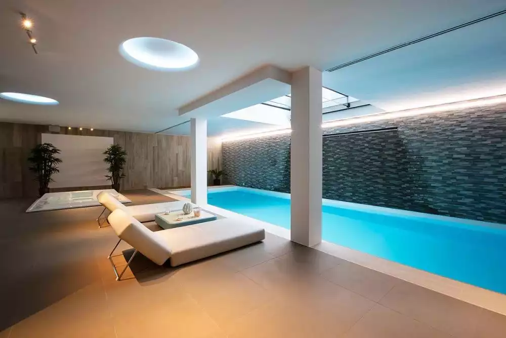 Spa like indoor swimming pool design