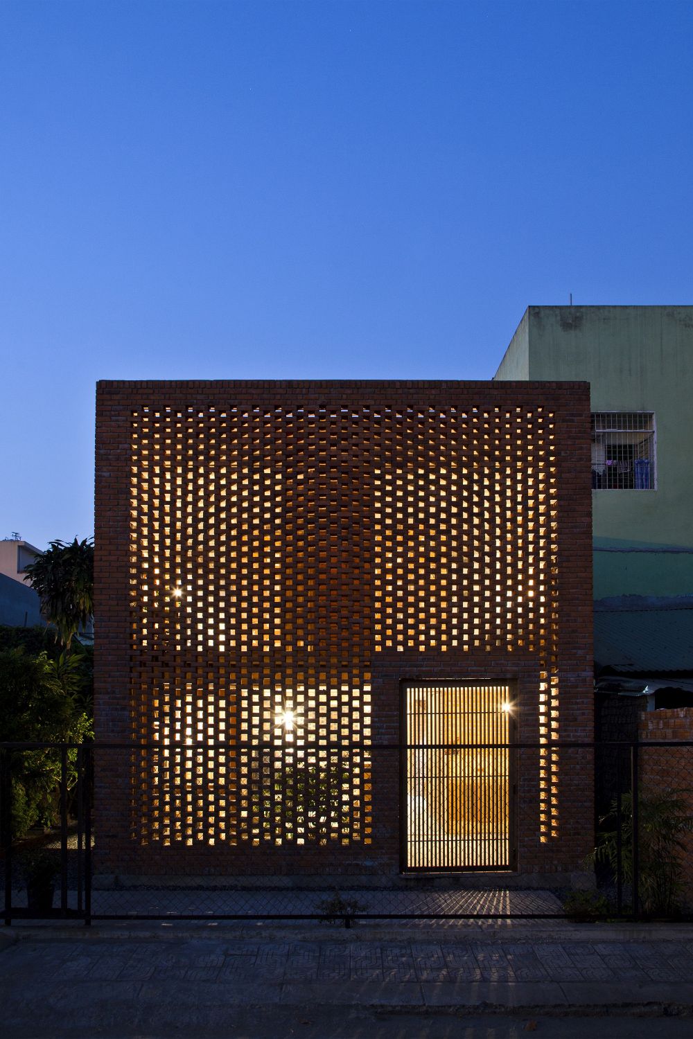 Stacked perforated bricks - Termitary House