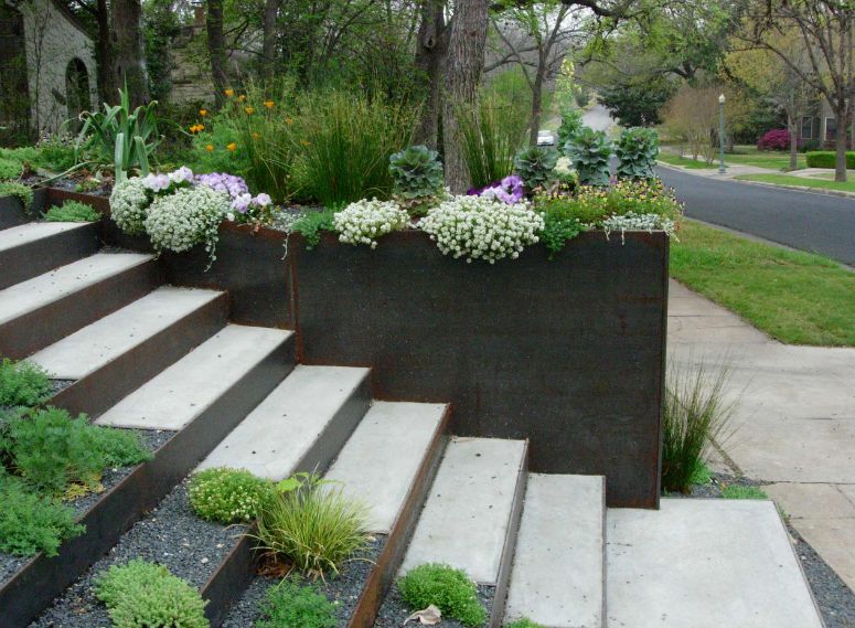 Staircase wall and stairs from corten