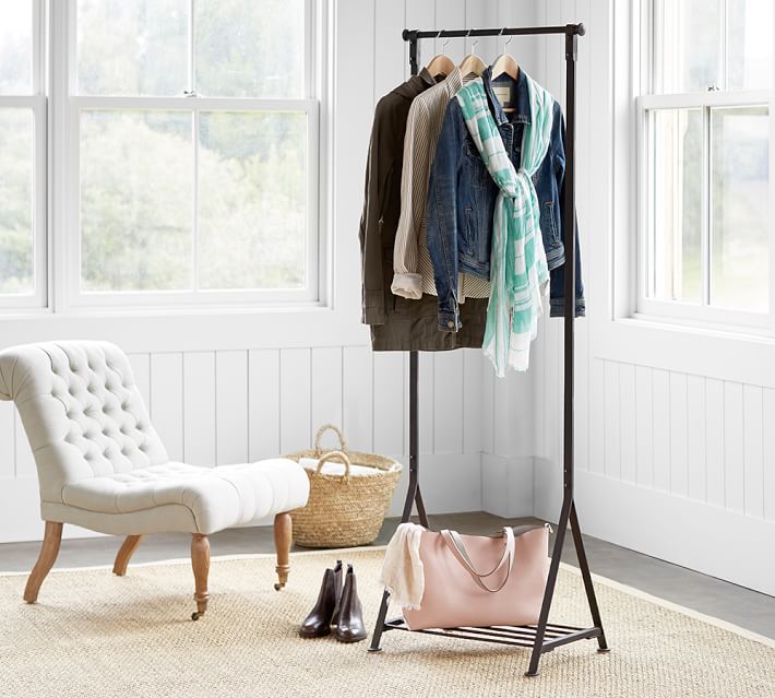 Standing coat rack Design