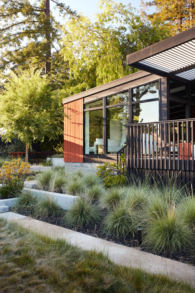 Part of the new design plan was to open up the interior spaces and to prioritize the views