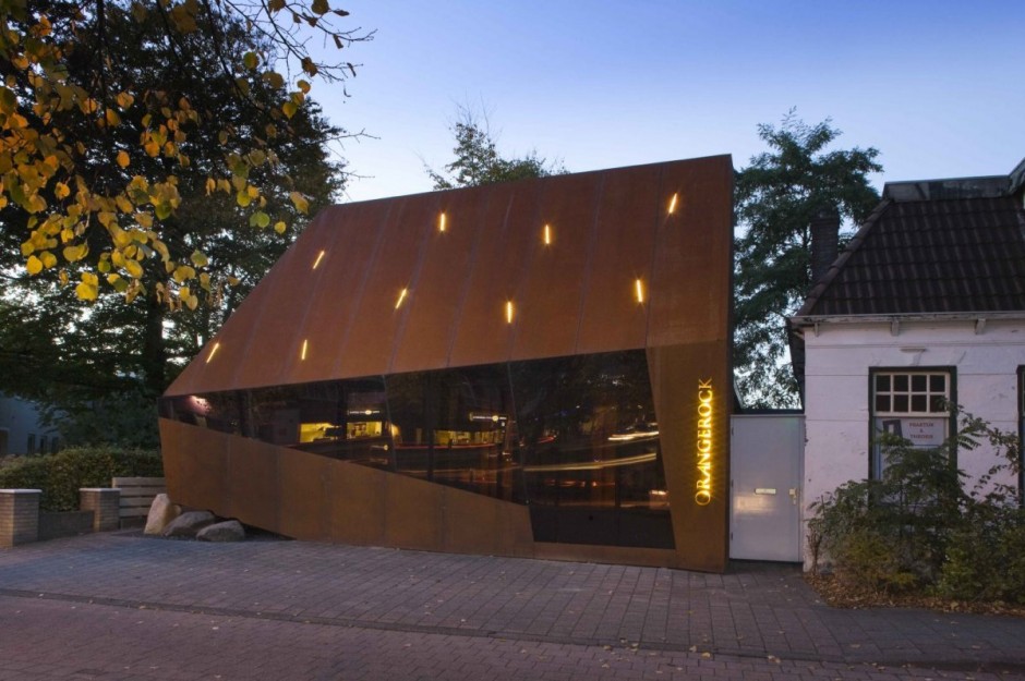 Steel Screen by Möhn+Bouman