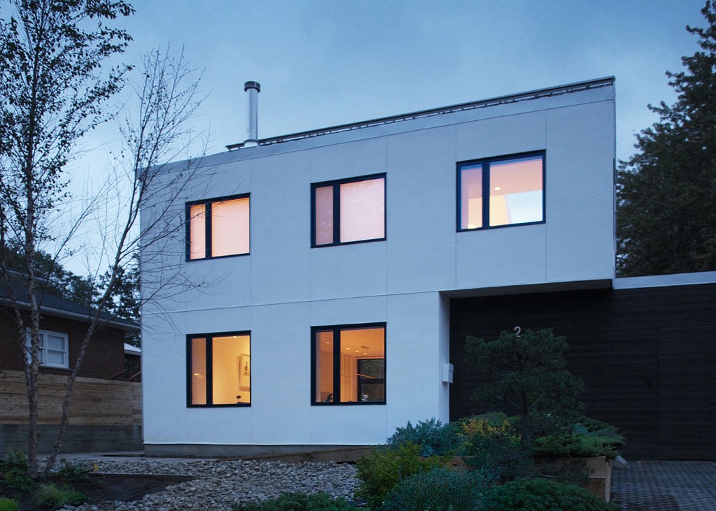 Straw bales house in Ontario by Nicolas Koff interior