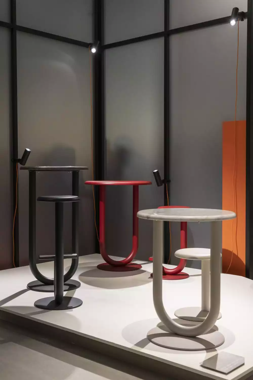 Strong stool from desalto