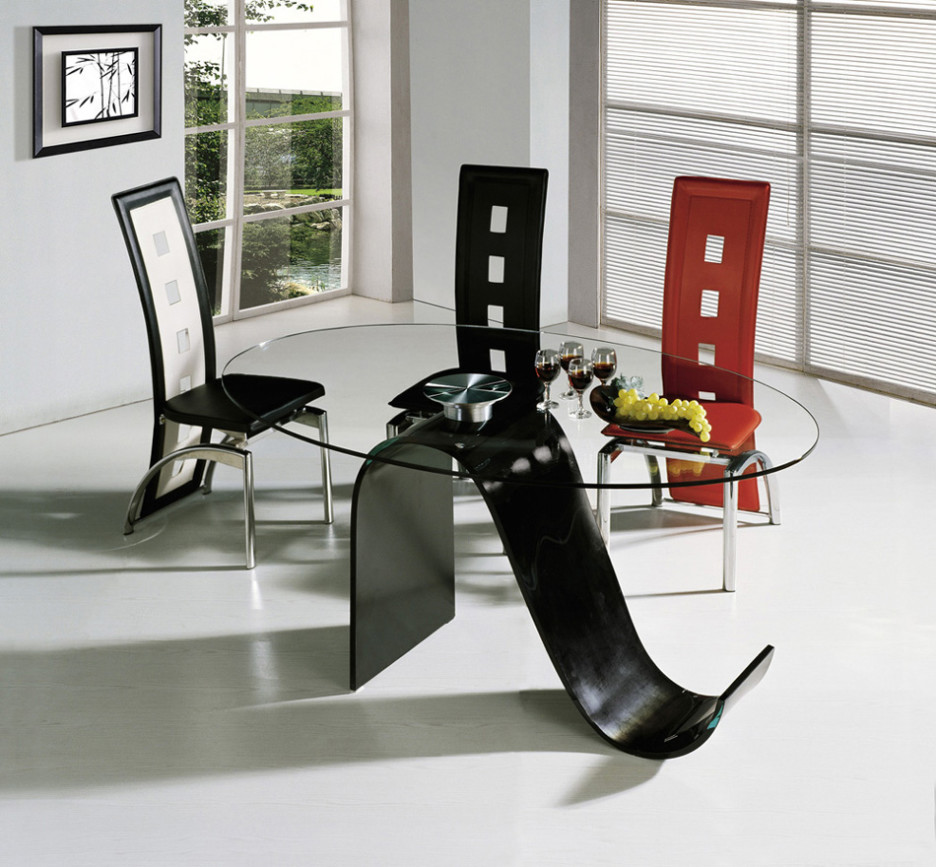 Stylish oval dining table with glass top