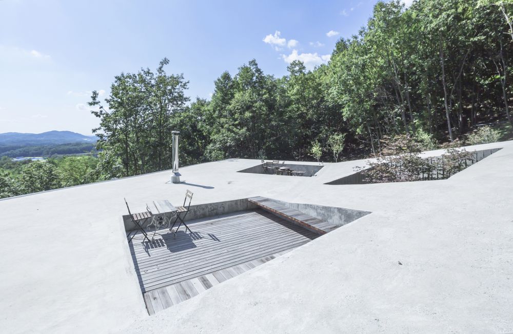 Sunken patio on the roof