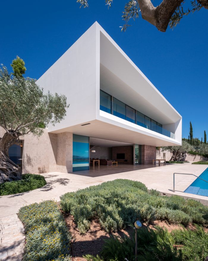 TRIF House by Sergey Fedotov side view