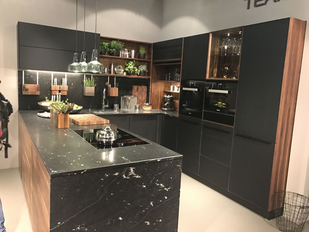 Team 7 Black line kitchen design