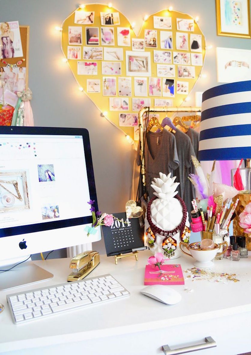 Teen bedroom colored workspace