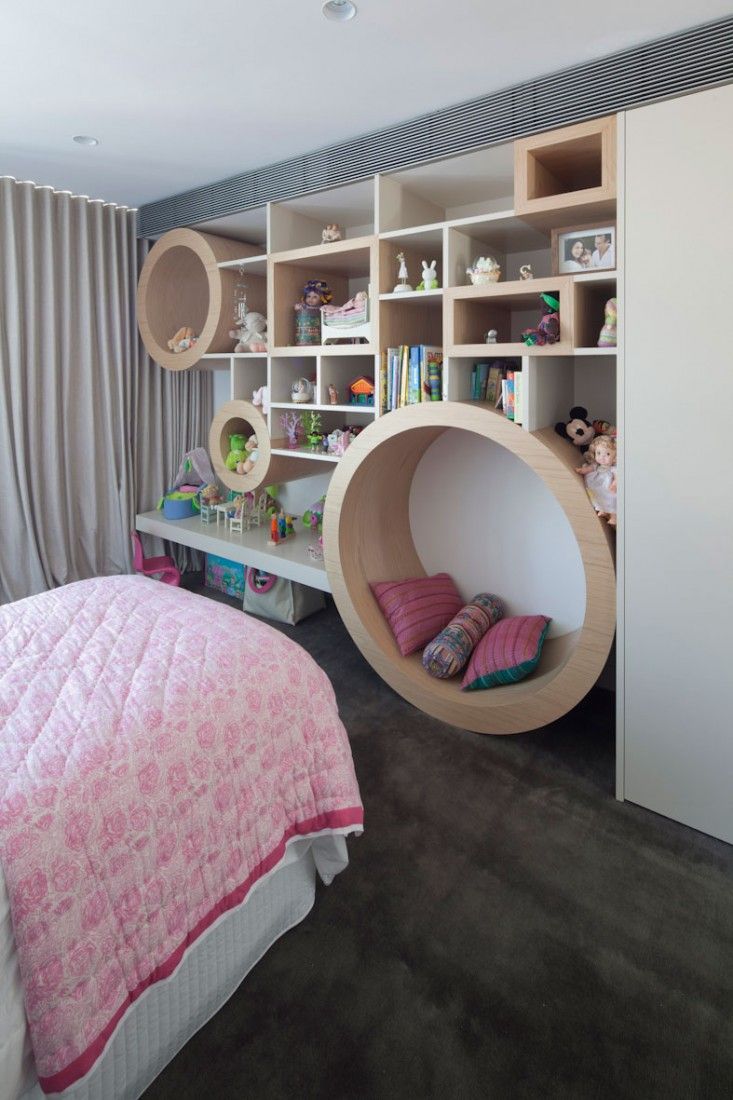 Teenage girl decor with round shelves