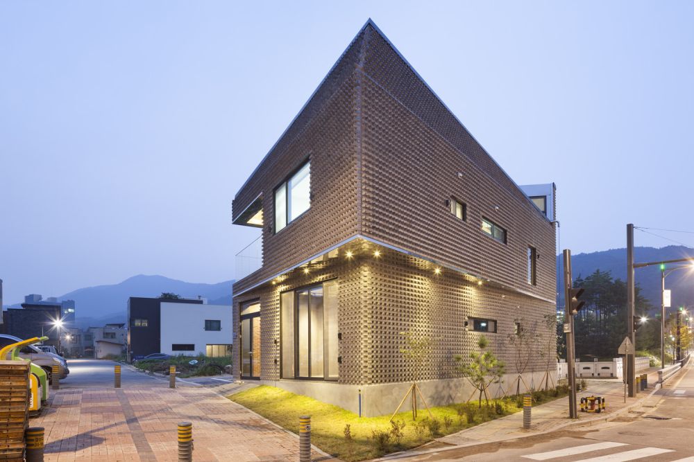 The Scale-ing House in South Korea Back