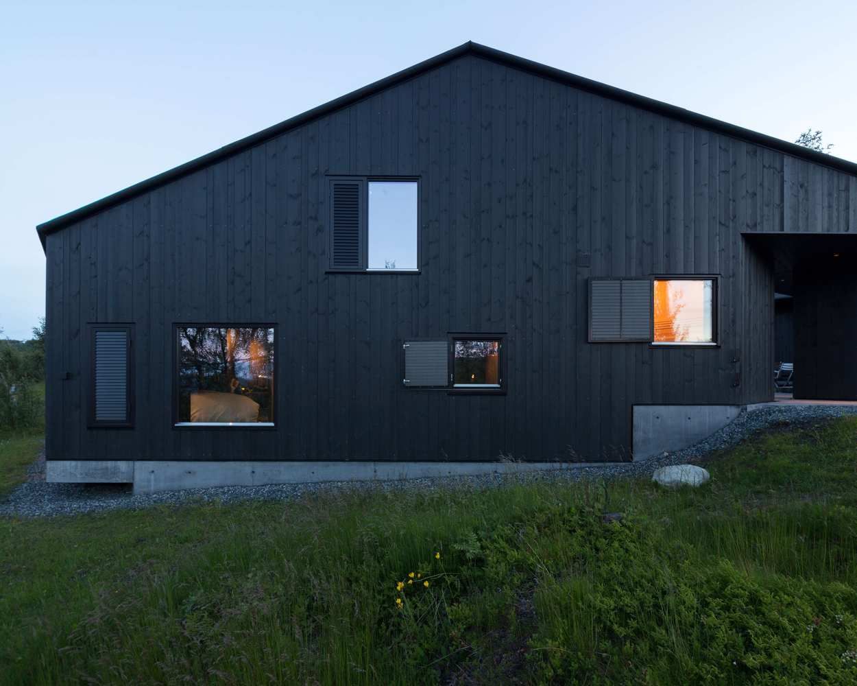 Timber Cabin in Geilo ski resort in Norway Black Design