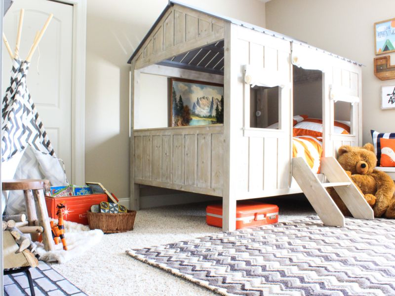 Tiny cabin bed