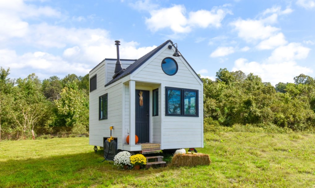 Modern Tiny Homes Redefine Compact Living