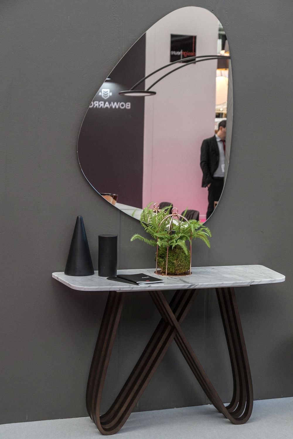 ToninCasa Console table with Carrara marble on top