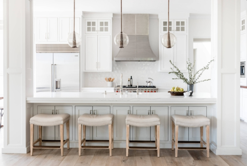Traditional white kitchen design layout