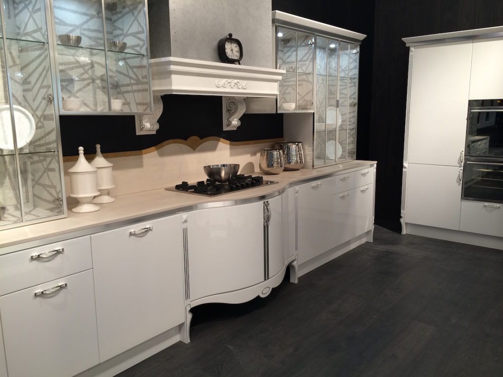 Traditional white kitchen design