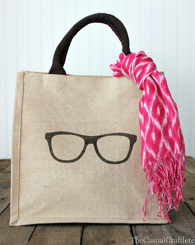 Trendy burlap tote bag diy