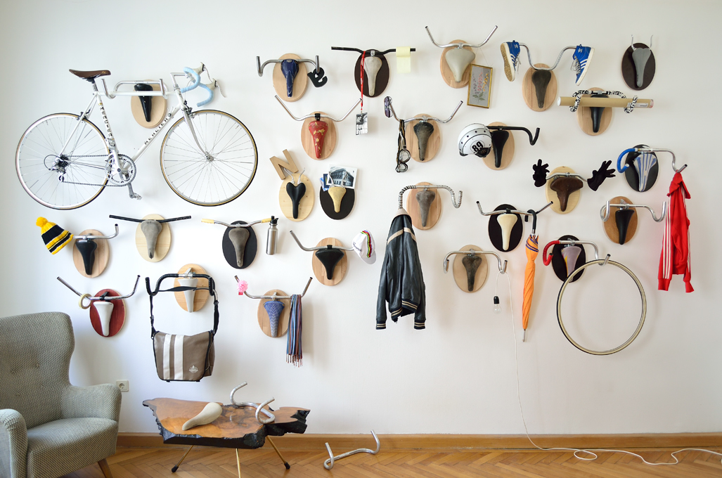 Upcycling bike parts and turn into racks