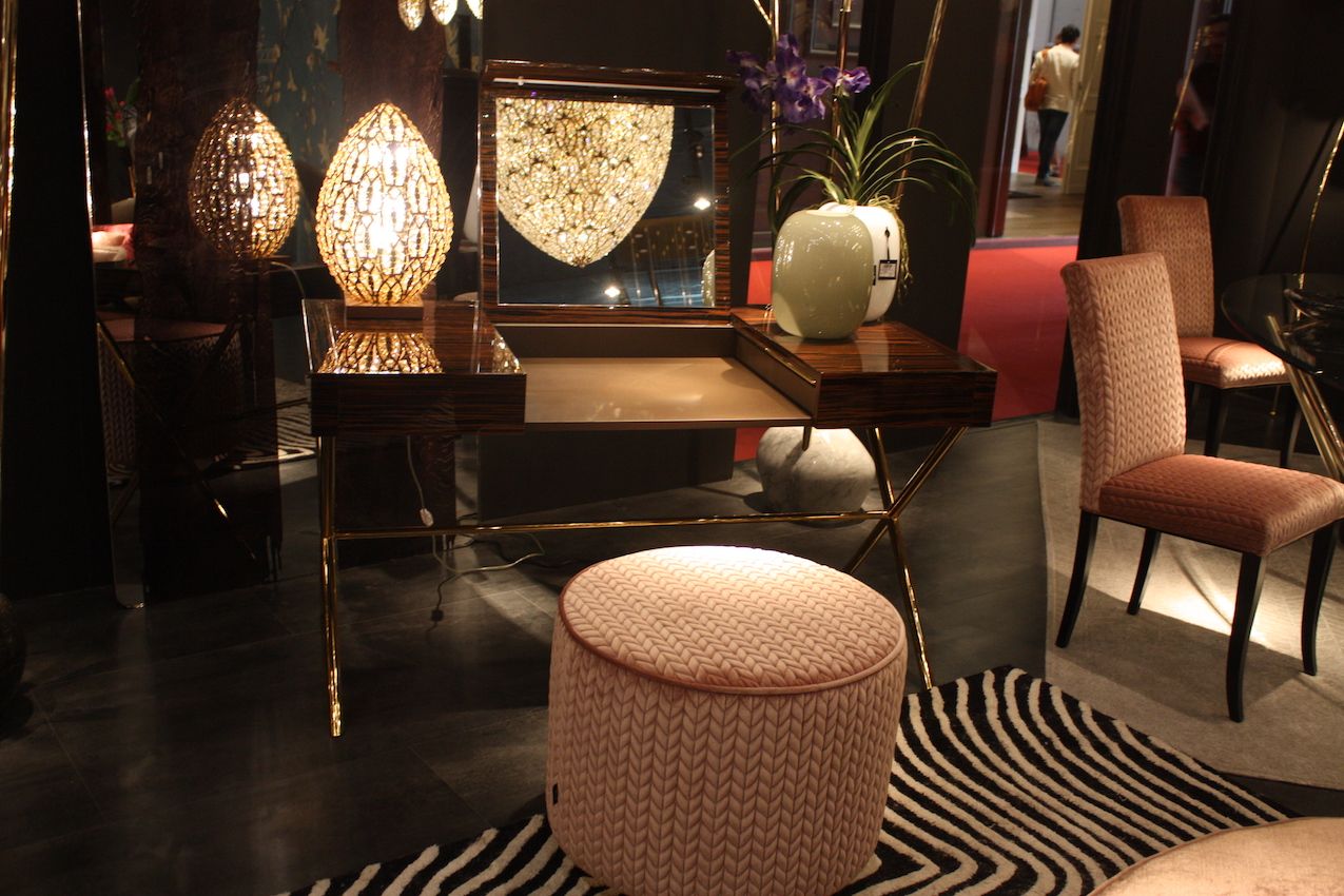 Ebony and gold amp up the luxury of this vanity table.