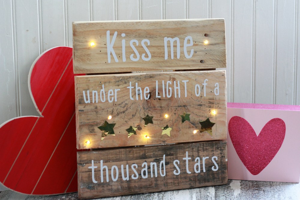 Valentines Day pallet sign