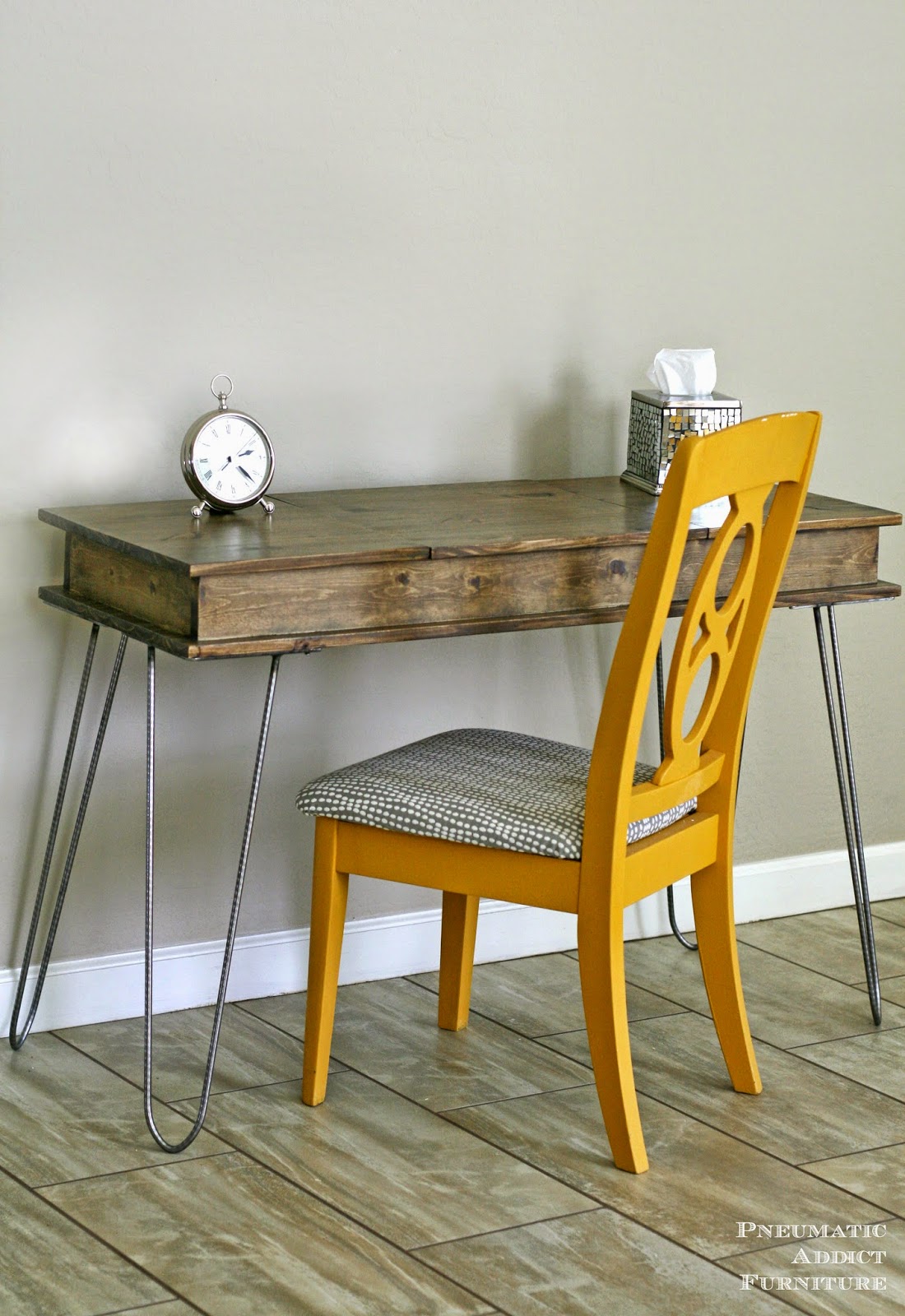 Vanity hairpin legs desk