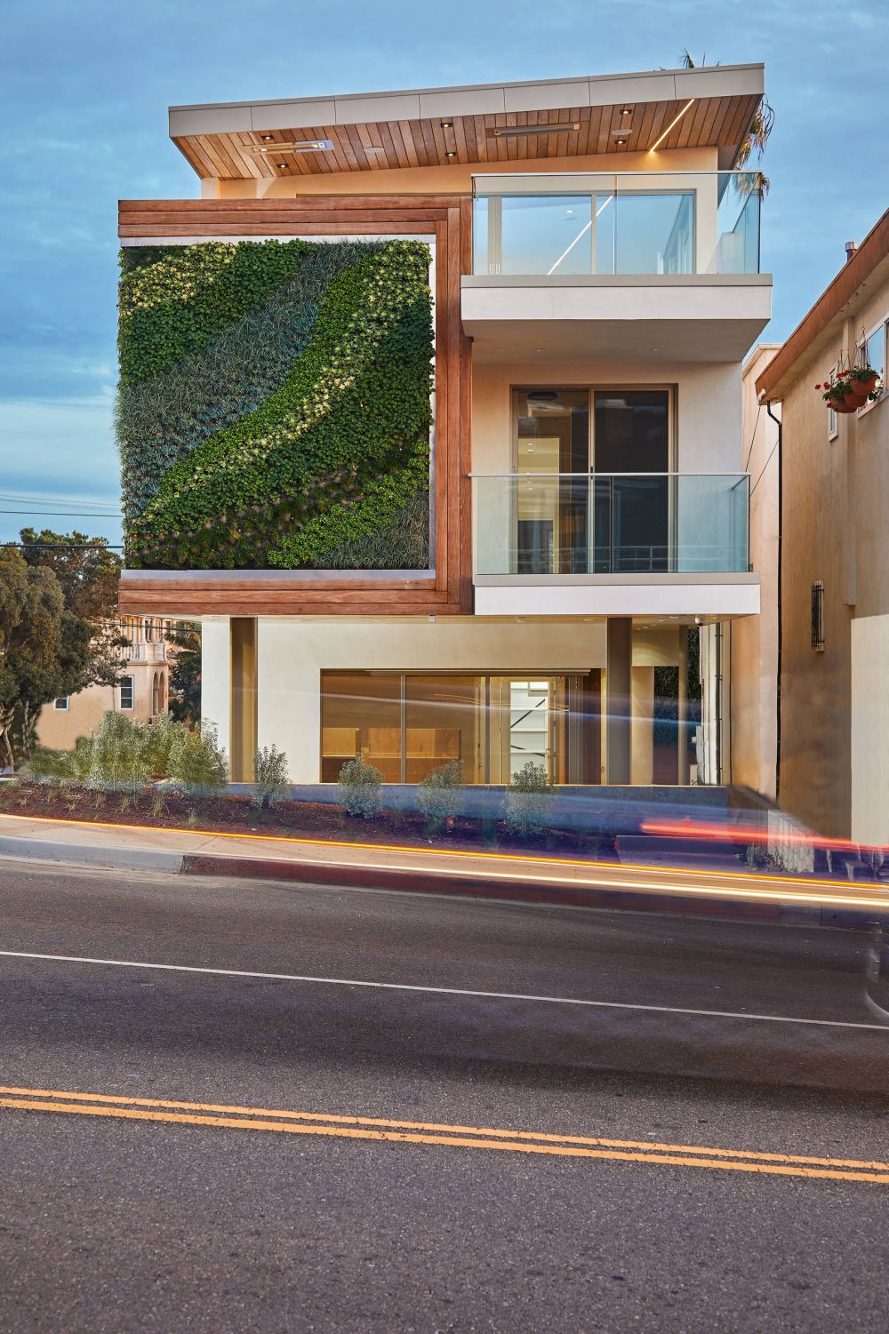 Vertical garden on facade Modern Style Home