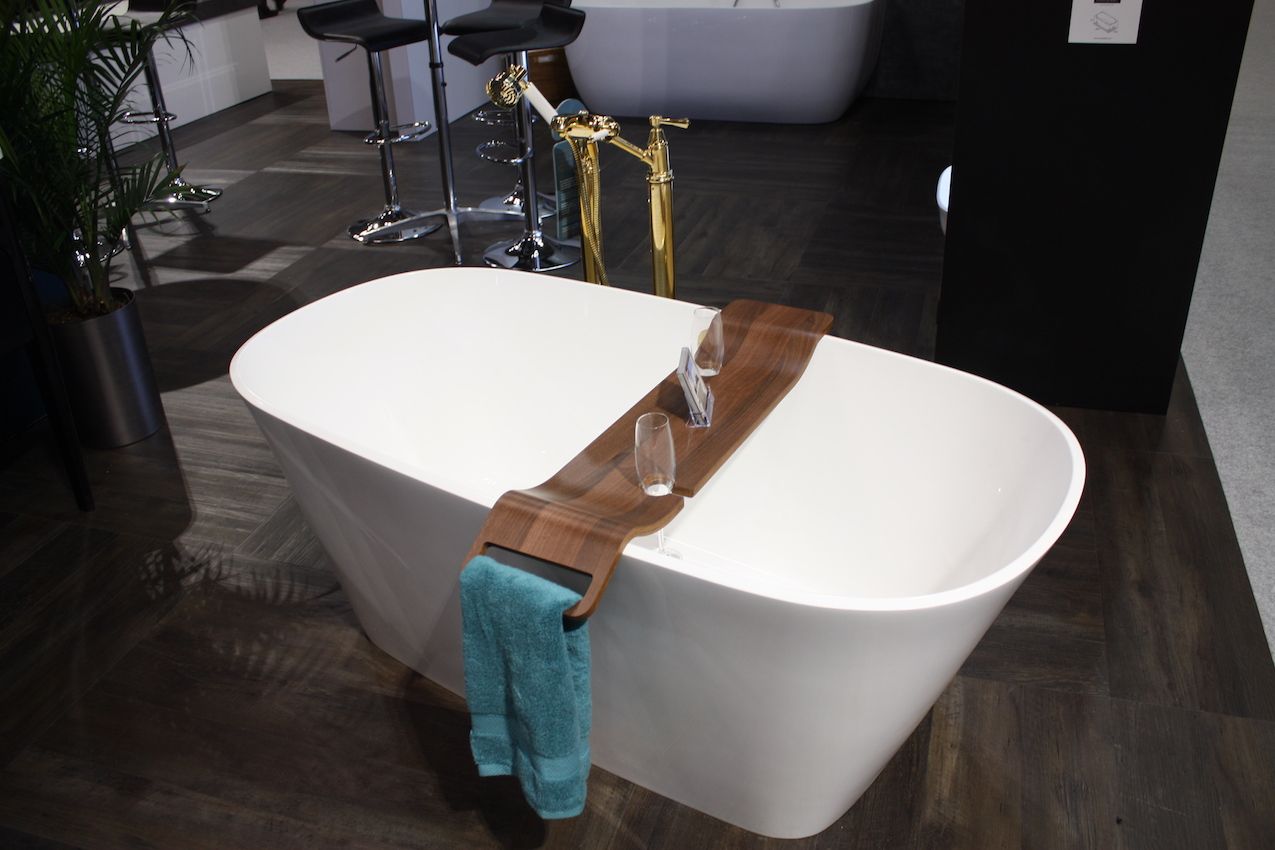 Vintage yet modern hardware and a luxe wood tray complete this tub set.