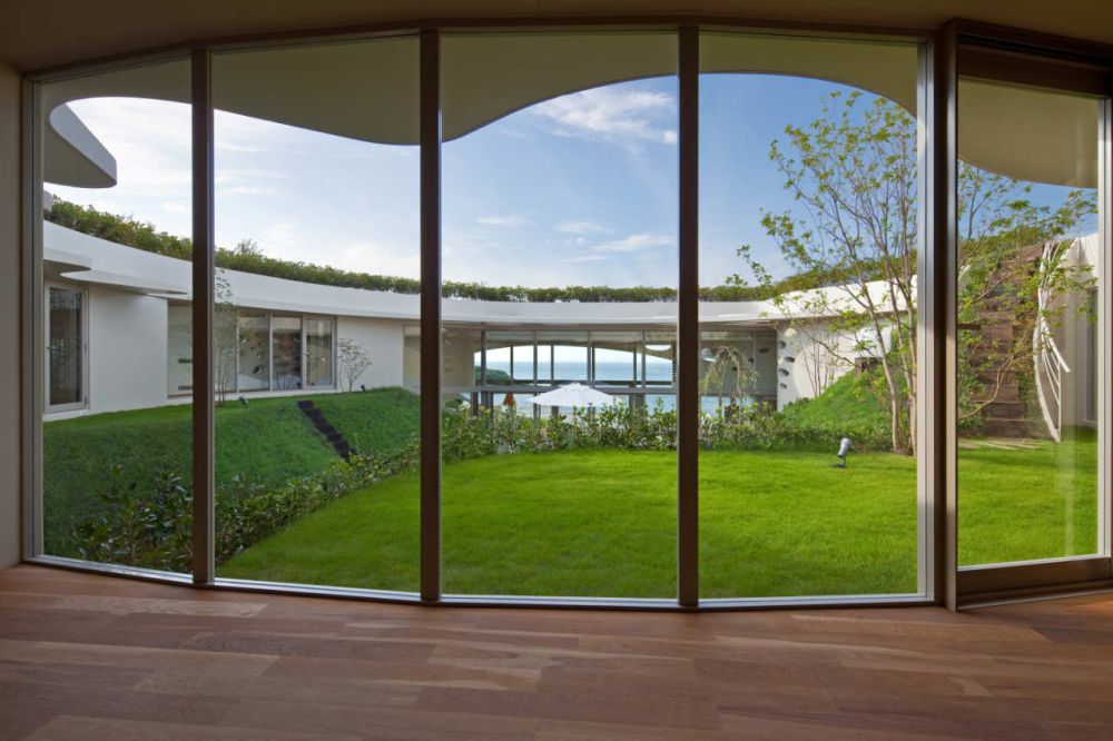 Villa Ronde by Ciel Rouge garden view