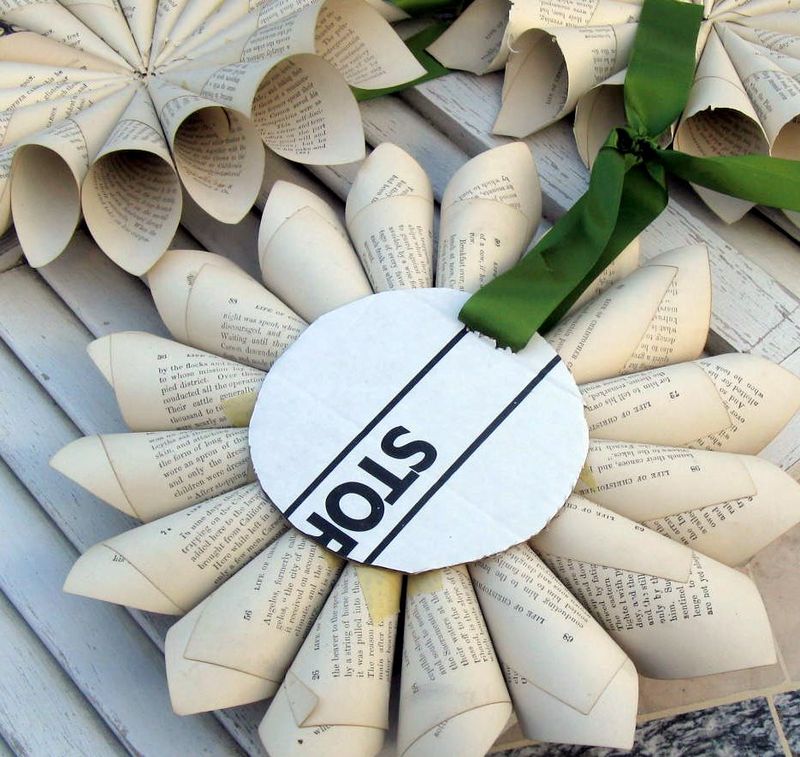 Vintage Paper Wreath Back
