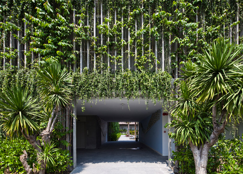 Vo Trong Nghia Architects Naman Retreat Entrance