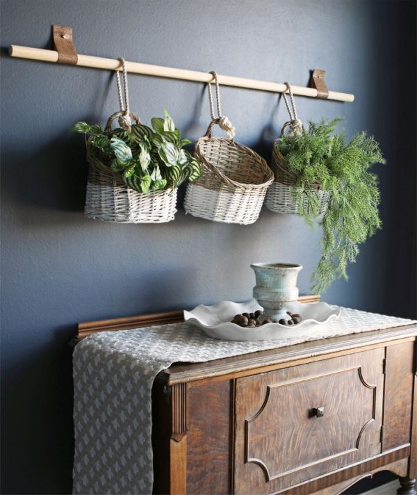 Wall-hanging storage baskets