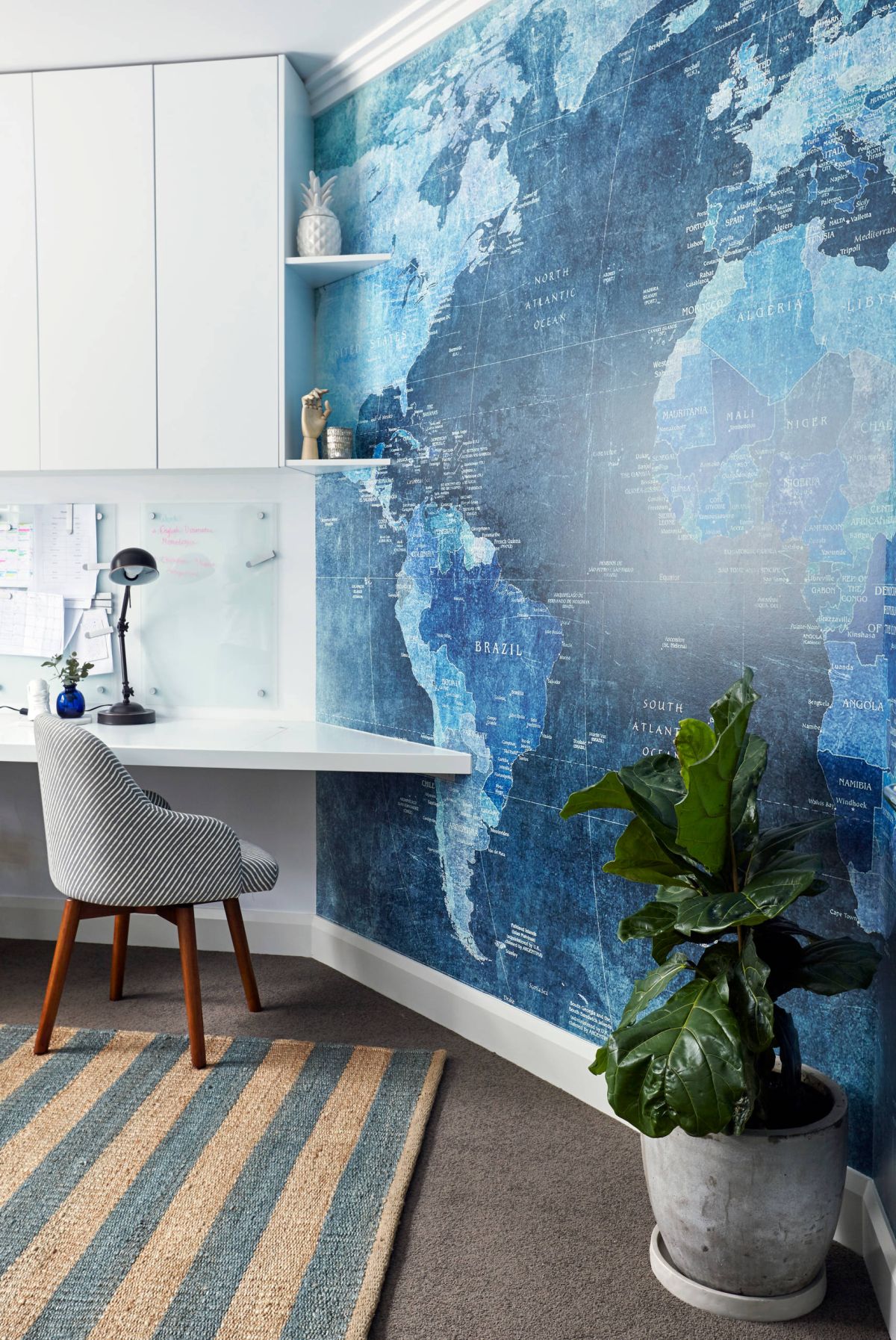 Wall mural world map office