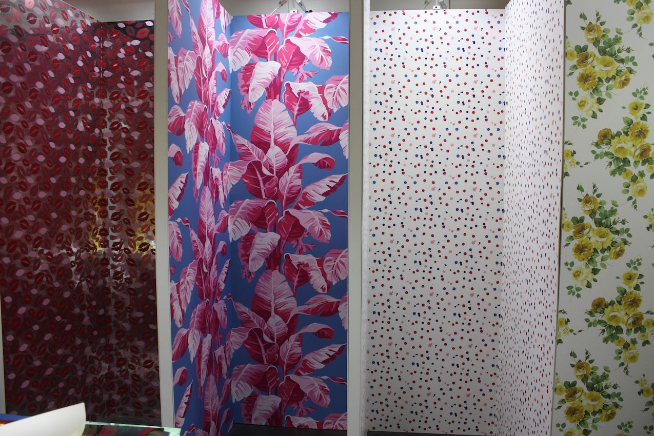 Big and bold prints are the trendy choice in wallpaper.