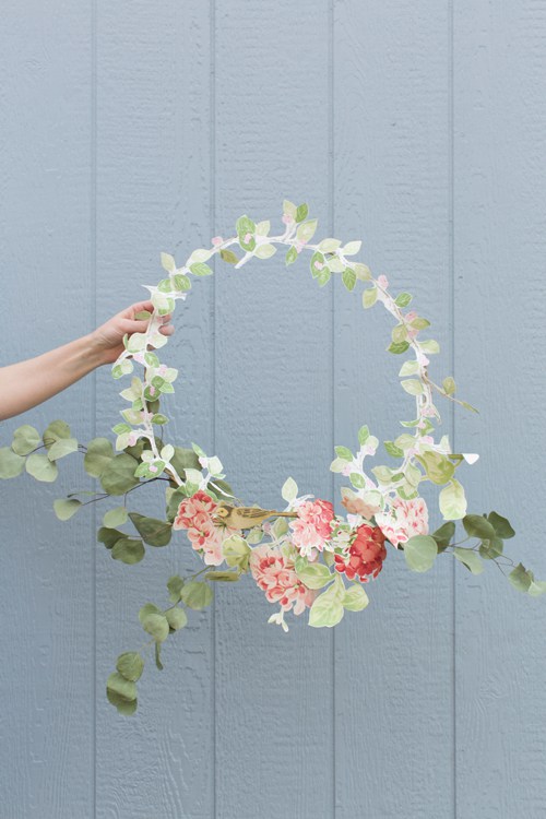 Wallpaper floral wreath